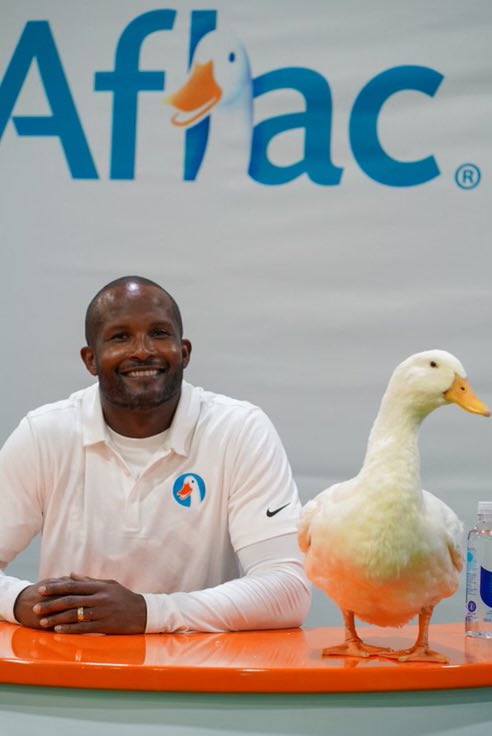 champbailey's tweet photo. Had fun hanging out with the @Aflac crew at the #ComebackSuite. Let’s do it again sometime! #CFB https://t.co/6PKNwLJk2P