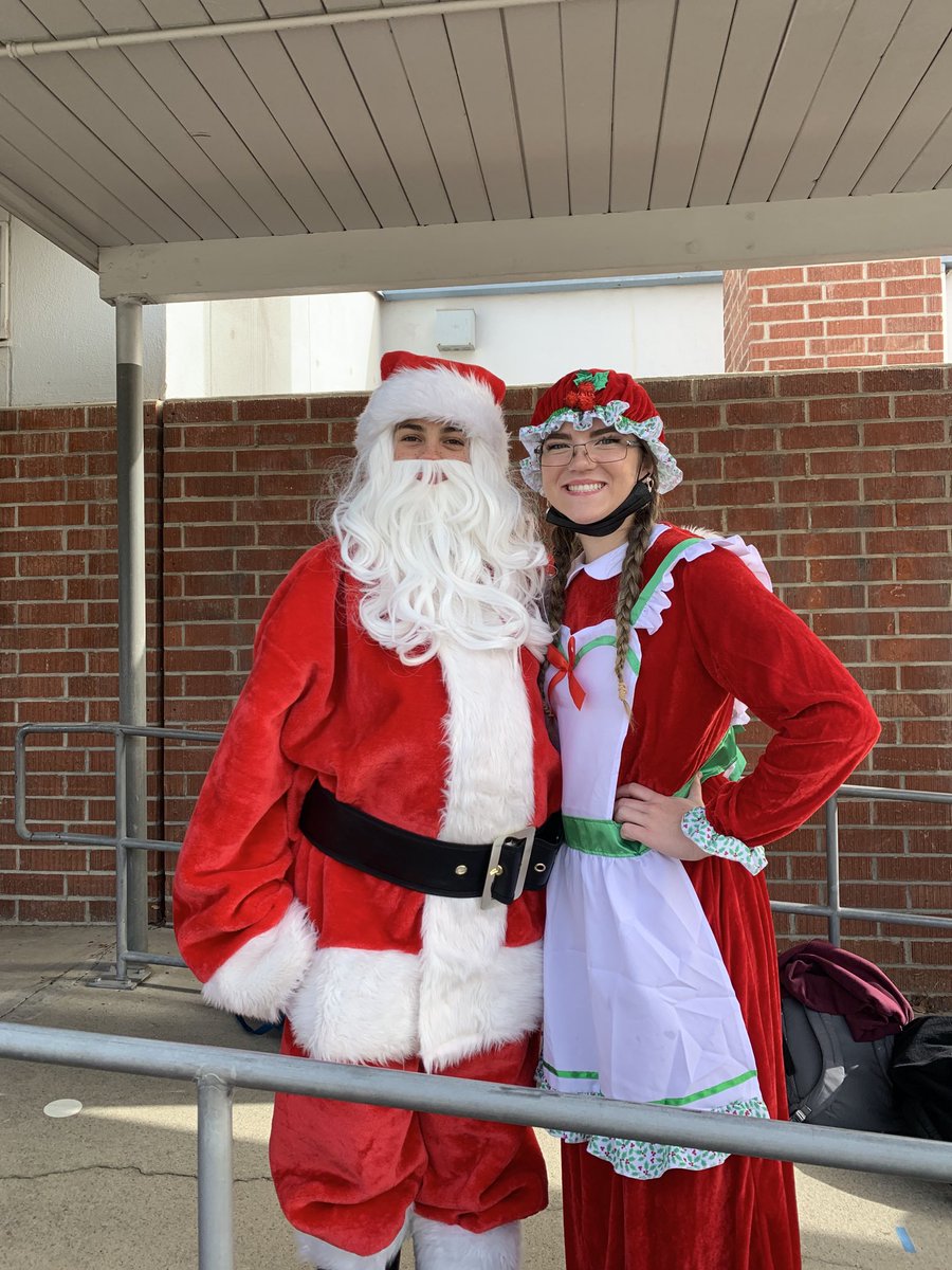 LaPlumaPanthers's tweet photo. Thank you to Mrs. Wood and LMHS students and staff for bringing a little holiday cheer to our campus. Our students and staff loved it! #spreadingcheer #applestudents #ladymatadores #danceteam #choir #teameffort https://t.co/YgObZsgFe7