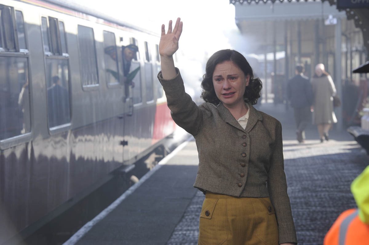 Tell it to the bees фильм 2018 лидия. расскажи об этом пчелам (2018). Tell it to the bees фильм 2018. холлидей грейнджер пчёлы. расскажи это пчелам отзывы.