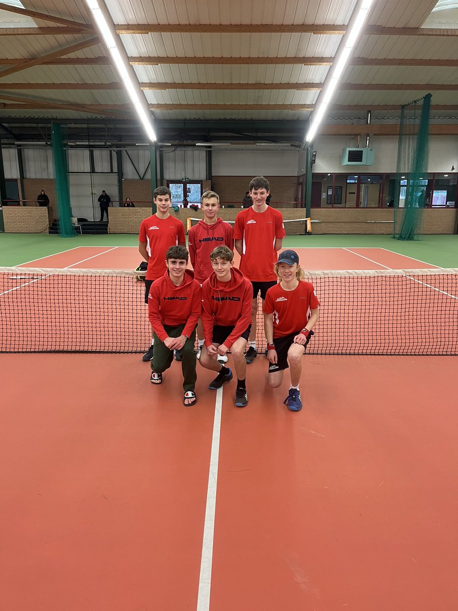 Good professional Performance today from this young U18 Lancashire Team <a href="/TennisLancs/">Tennis Lancashire</a>.Always good to get the win over Cheshire. 💪