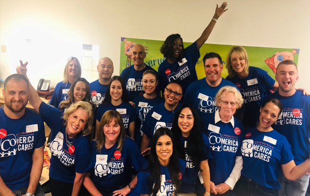 ComericaBank's tweet photo. The vibrancy of the communities we serve is vital to our growth at Comerica Bank. On #InternationalVolunteerDay, we celebrate all Comerica Colleagues who have spent their time volunteering in the communities we serve. π #ComericaCares https://t.co/0I1r9NQpOd