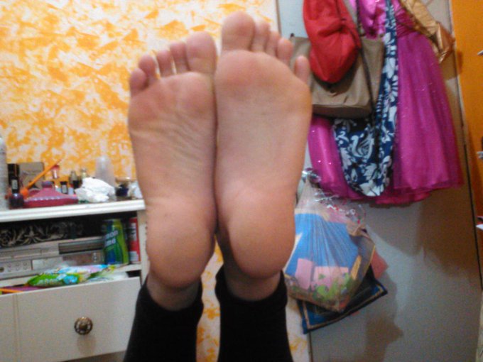 #feet #solesfeet #hot https://t.co/2Y4DbMHXC7<a href="/tag/feet"class="tags">#feet</a><a href="/tag/solesfeet"class="tags">#solesfeet</a><a href="/tag/hot"class="tags">#hot</a>