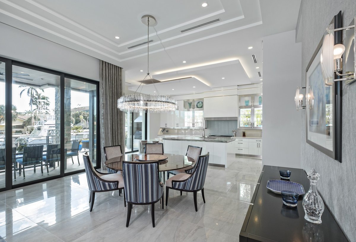 DecoratorsUnlim's tweet photo. What time should we be over for Sunday brunch?!
Designer: Alexis Venanzi
Architect: Brenner Architecture
Builder: National Custom Homes
#TransitionalStyle #TransitionalDesign #JasonLynn #DecoratorsUnlimited #LuxuryHomes #LuxuryLifestyle #InteriorDesign #Interior Designer https://t.co/vBtwHdy4iX