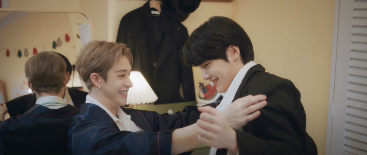 seungscience's tweet photo. "you've gotten so big, i can barely hold you anymore" https://t.co/ME4SFD0W4D