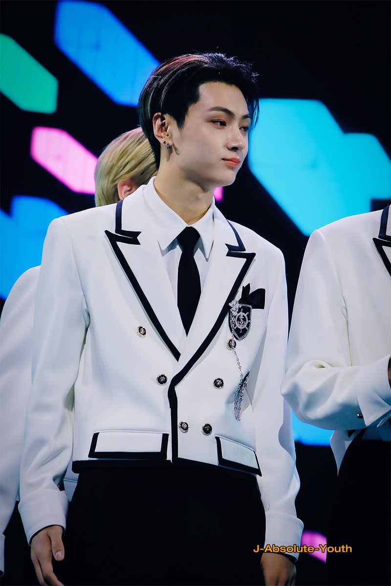 자고 일어나서 맘에 안 들면 지울지도..
엔아기픈 상 부자 됐네 추카해 🥳❤️‍🔥
#ENHYPEN #JAY #엔하이픈 #제이