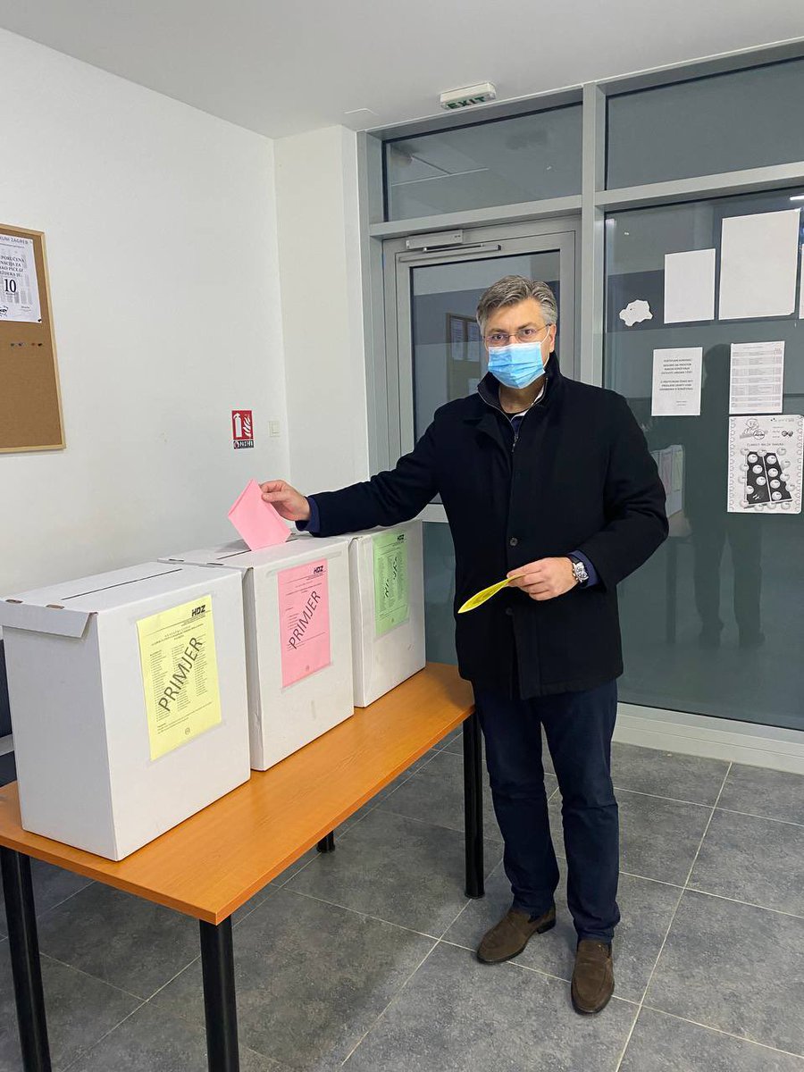 Jutros glasovanje na Črnomercu u sklopu nastavka unutarstranačkih izbora. Čestitam svim izabranima u Gradski odbor <a href="/HDZ_HR/">HDZ</a> Zagreb i svim izabranim izaslanicima za Opći sabor <a href="/HDZ_HR/">HDZ</a>!