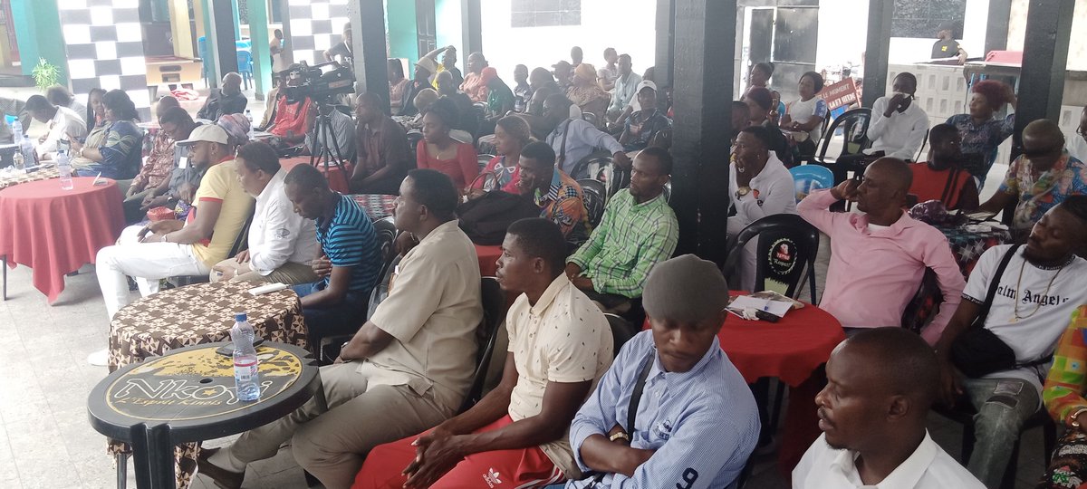 PlumeInfos's tweet photo. Rdc- culture : l'État congolais doit à la SONECA 141 millions des USD, annonce Adios Engongo  Alemba lors d'une réunion des  membres ce dimanche 5 déc. 2021. https://t.co/wOT2ARzQNR
