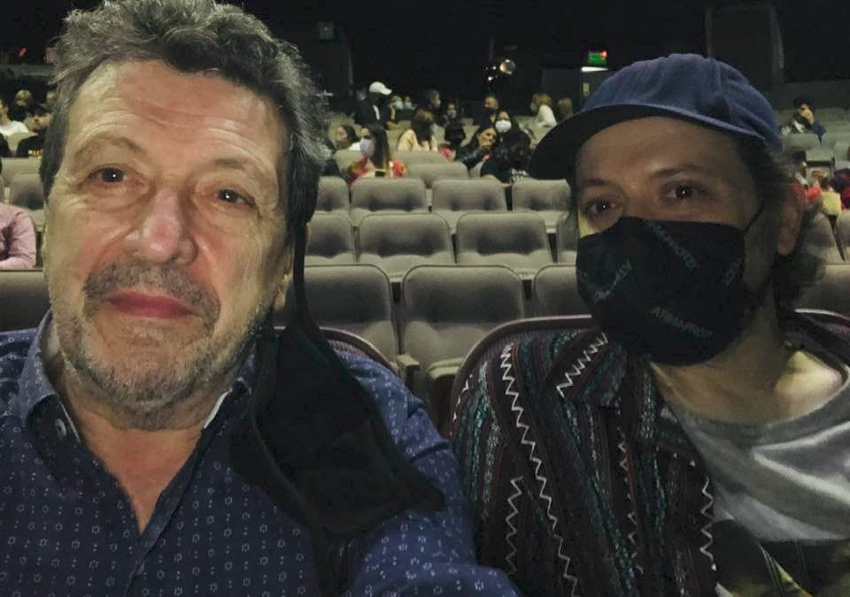 Mcore71's tweet photo. Junto a mi Papá @miguelCore5 disfrutamos de Experiencia Queen con @MarianoZitoOK como Freddie Mercury, realmente impresionante como suenan y con todo los detalles para el verdadero fan de Queen. https://t.co/otAIft9LzB