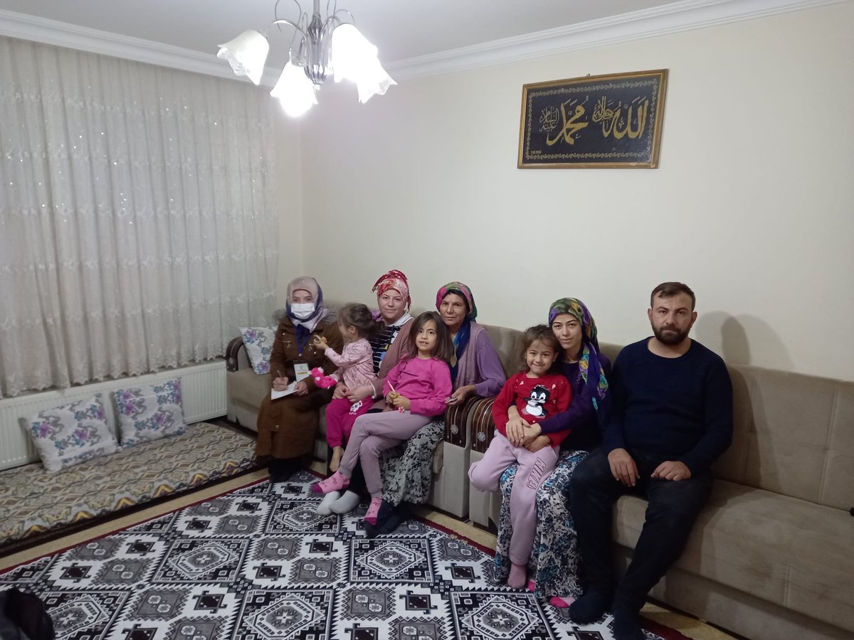 _AhmetMutlu_06's tweet photo. @besikkayama olarak durmadan çalışanlarımıza devam ediyoruz..

Bugünkü programlarımızın ardından da üye çalışmalarımıza hız vererek vatandaşlarımızla birlikte olup dava arkadaşlarımızı üye yaptık...

Üye olan vatandaşlarımıza teşekkür ediyoruz.

#güçlüaltındağ 

@RTErdogan https://t.co/5hasHWNYnR