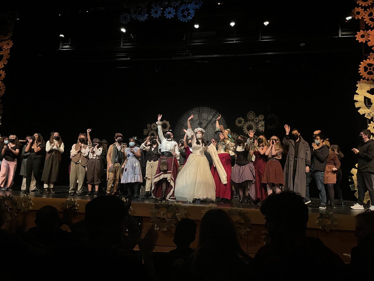 To our cast and crew… thank you for an incredible show. Merry Christmas!🎄