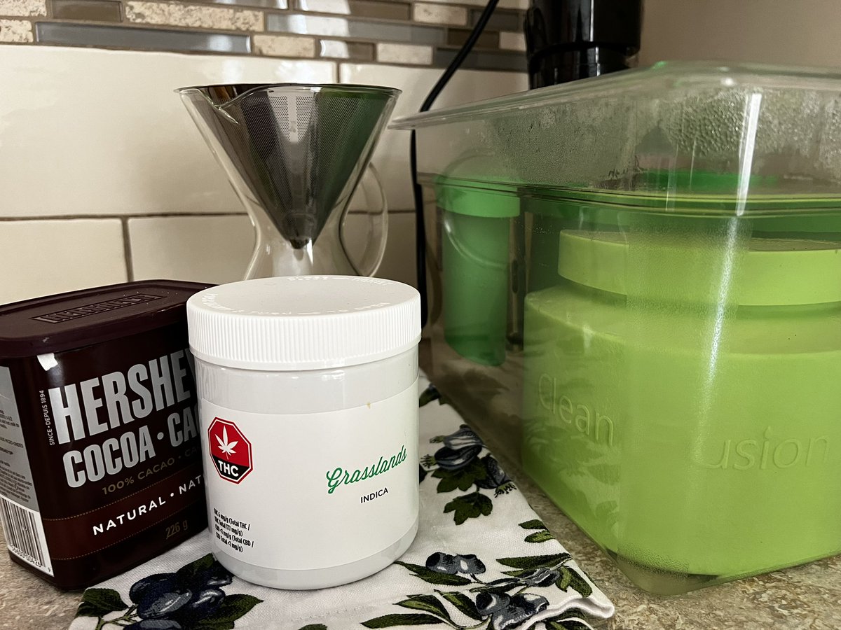 aronseal's tweet photo. Good morning Twitter #StonerFam!

Today my @CleanFusionDIY coffee kit is infusing with Grasslands Indica, the value brand of @SundialCannabis. Best weed ever? No. But for $99/oz, it’s a great deal.

Soon I’ll be drinking a mocha Cannalatte.

🌿💕

@CleanFusionDIY
#SnacksOverSmoke https://t.co/h7MZfHZkfw