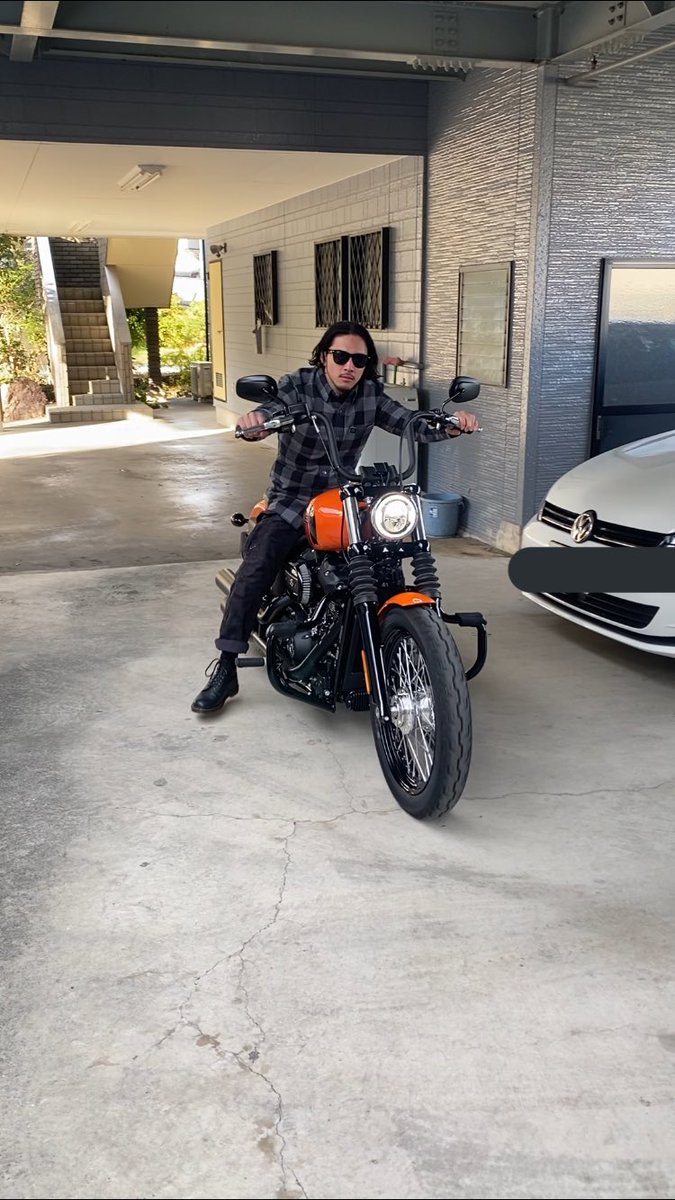 Drag___Star400's tweet photo. ついに我が家にハーレーが🥺
でも愛車のドラスタが1番^ ^
#ハーレー https://t.co/4XAMqf9Ea8