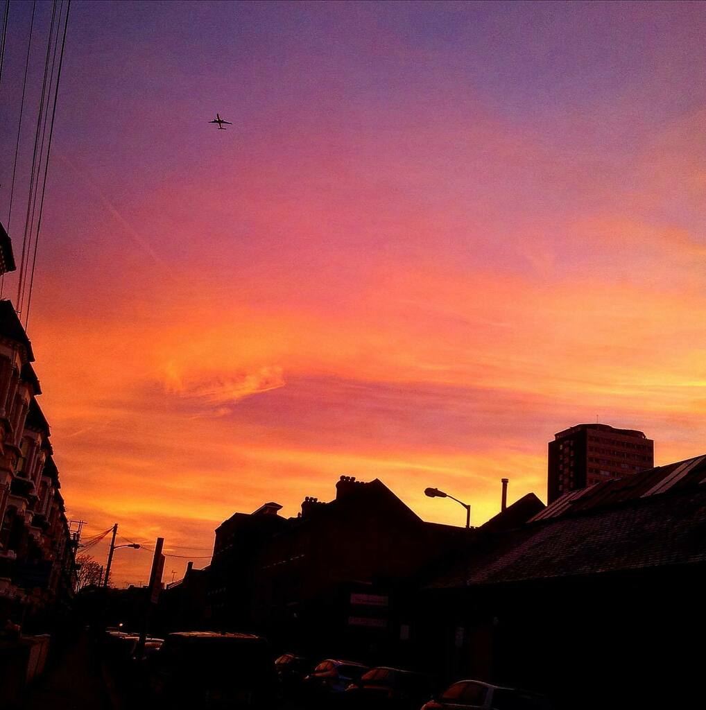 malumpfy's tweet photo. Eight years ago, today. December does a good line in shepherds warnings, doesn’t it?
#redskyinthemorning #redskyatmorning #redsky #redskies #morning #earlymorning #battersea #sw11 #Wandsworth #london #londonist #londonfootprints #visitlondon #thisislond… https://t.co/VSmr0N8YXy https://t.co/fxRISZRASe