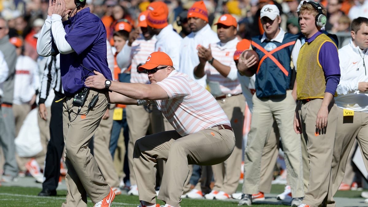 betmicbol's tweet photo. Me trying to keep Venables in Clemson https://t.co/DfZB8y9YEA