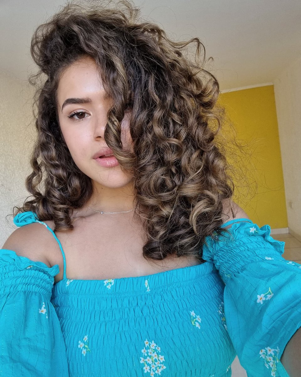 maisa's tweet photo. Bom domingo primosss💙 https://t.co/9fbHo5wsiD