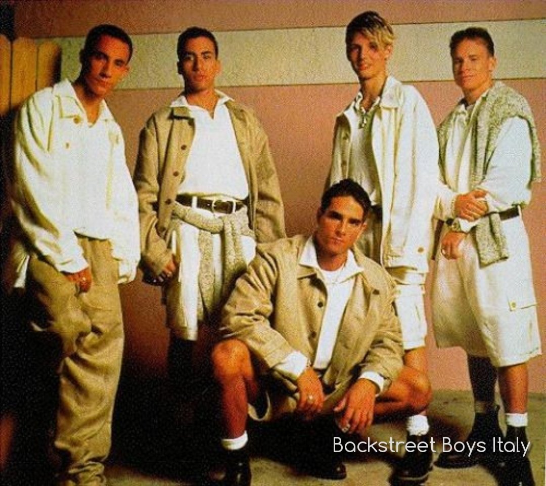 boys_italy's tweet photo. Happy Sunday everyone 🤗With stunning BSB😍 But for them time has never passed by🥺 #picoftheday @backstreetboys @kevinrichardson @brian_littrell @nickcarter @howied @aj_mclean #backstreetboysfans #backstreetarmy #bsb #bsbmemories #bsbita #bsbitaly #bsbisinmydna #ktbspa https://t.co/L00667F74C