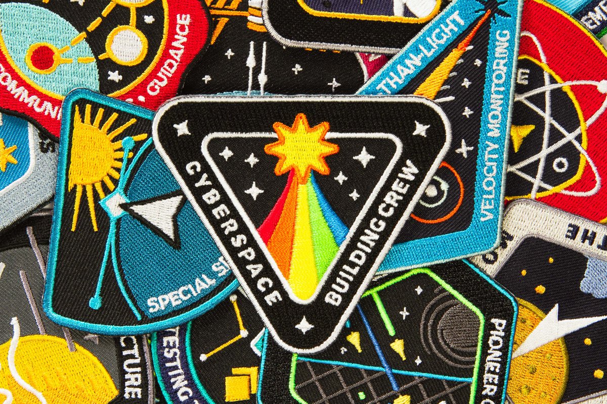 mariejulien's tweet photo. Vous connaissez des gens qui travaillent dans le web ? C'est bientôt Noël ?
Quelle coïncidence ! Voici le cadeau parfait, LES PATCHES DU CYBERSPACE BUILDING CREW : https://t.co/RVgSjota1B
Chatoyants et économiques, à commander avant le 15 décembre pour les avoir sous le sapin ! https://t.co/mAEXkWG0iY