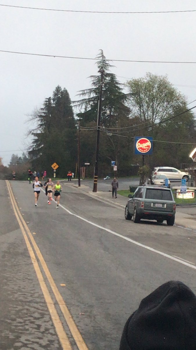 runSRA_CIM's tweet photo. #superquick
Albertson using his new dad strength https://t.co/2W5f4FlC07