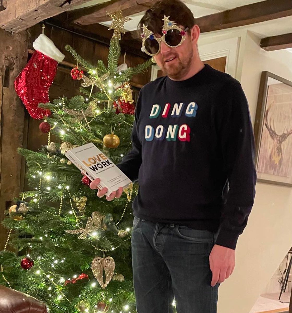 s_devonshire's tweet photo. Thank you for the pics coming in of you with your copy of LoveWork - so brilliant. This one really made me smile!#Festivefabulousness #GoLoveWork @BenRenshaw @johnmurrays
❤️ ⚡️https://t.co/ZjLxLkYPS6 https://t.co/bDLzIoNgnu