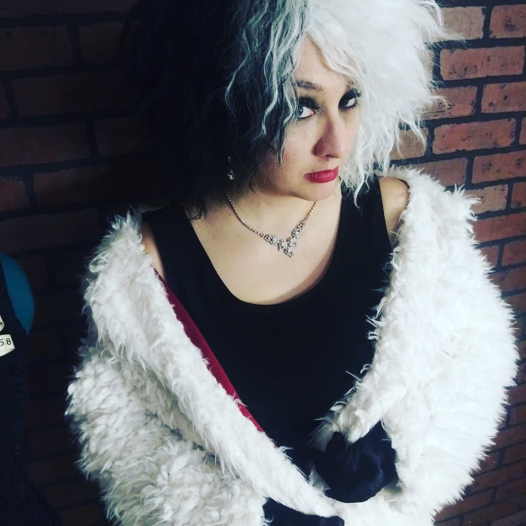 theloopiloosi's tweet photo. "Miserable, darling, as usual. Perfectly wretched." -Cruella
#disney #cruella #cruelladeville #101dalmatians #disneyvillain #villain #villainous #fashiondesigner #cosplay #costume #halloween #halloweencostume #sewingismypassion #sewingismysuperpower
https://t.co/YiRWl00Ki3 https://t.co/YNcVXJzFmf