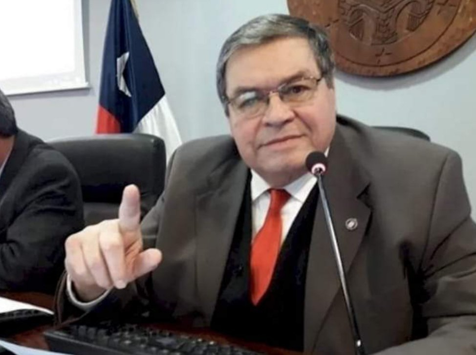 core_rodriguez's tweet photo. Mis más sentidas condolencias a la familia Stevenson Montenegro por esta irreparable perdida. 
Adhiero al dolor de su familia, amigos y cercanos y espero que puedan encontrar consuelo ante esta triste partida de un gran servidor público, Rolando Stevenson Velasco (Q. E. P. D.) https://t.co/zogZoEFp5e