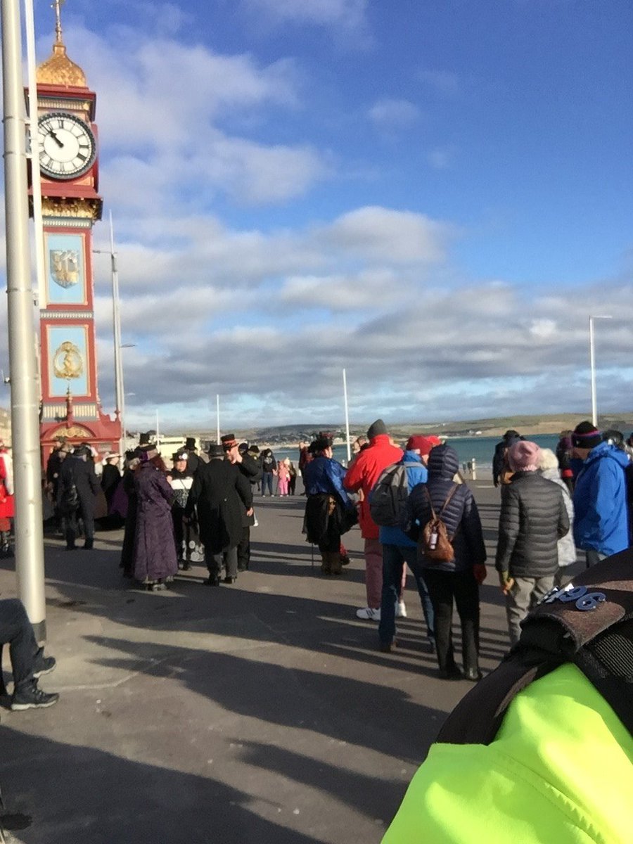 PatrolOfficers's tweet image. CSAS continue to patrol ASB hotspots, speaking with the public, listening to concerns and reporting them to relevant agencies. Engagement with vulnerable young people and signposting to outreach agencies continues. Good turnout for the Steampunk promenade today. #weypatrols