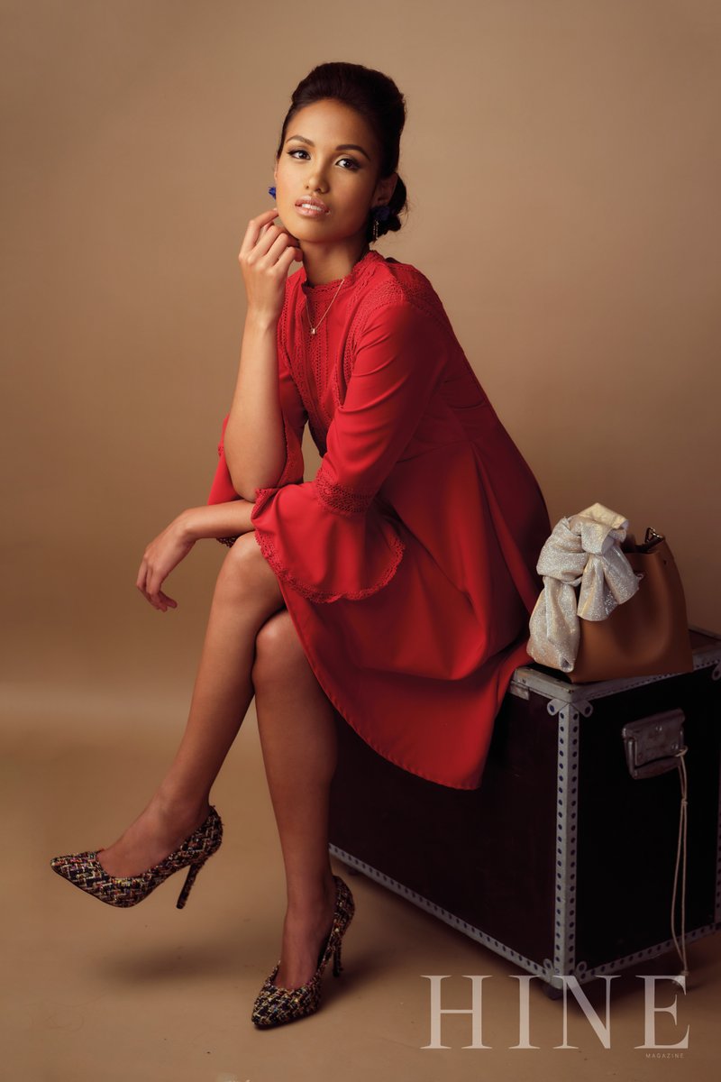 Miss_Tahiti_Off's tweet photo. J – 6 ✨

👑 Soutenons notre candidate @Tumateata Buisson - Miss Tahiti 2021 pour l’élection Miss France 2022 👑

@HINE Magazine - Tahiti #71 décembre 2021
Photographe @Teikidev
Styling Agnès Genefort
Make-up @Jad'Art 
Coiffure @UnikHair Tahiti https://t.co/lPW9PMibM0