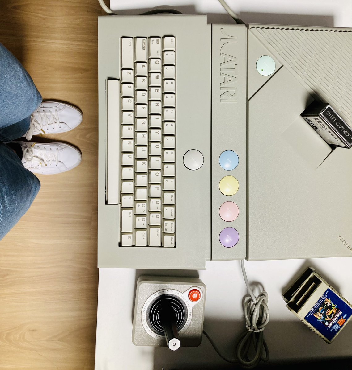 iria_otero_'s tweet photo. A sorte de vivir nunha península de cultura onde asociacións de nais e pais e o @MuseoVideoxogo 🎮👾(si, temos un en Cangas) traen a @luz_castro para desmontar estereotipos e aportar unha mirada 👁de igualdade sobre os videoxogos.

Algunhas notas👇📒📝 https://t.co/D3Ax6btPro