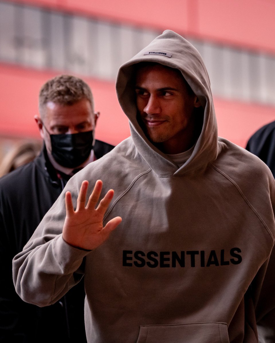 KitKulture's tweet photo. Peringkat 7:
Varane
-
Mendukung rekan setimnya di saat cedera + hoodie hype ESSENTIALS bikin doi dapet spot hari ini. Suka-suka #KulKit kan udah dibilang https://t.co/od1QTOJ9fi