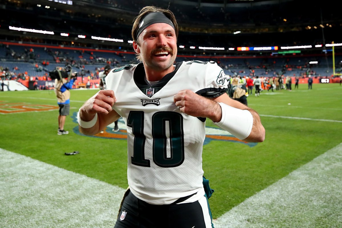 AdamSchefter's tweet photo. Eagles’ QB1 today: https://t.co/9fWs4WoDbB