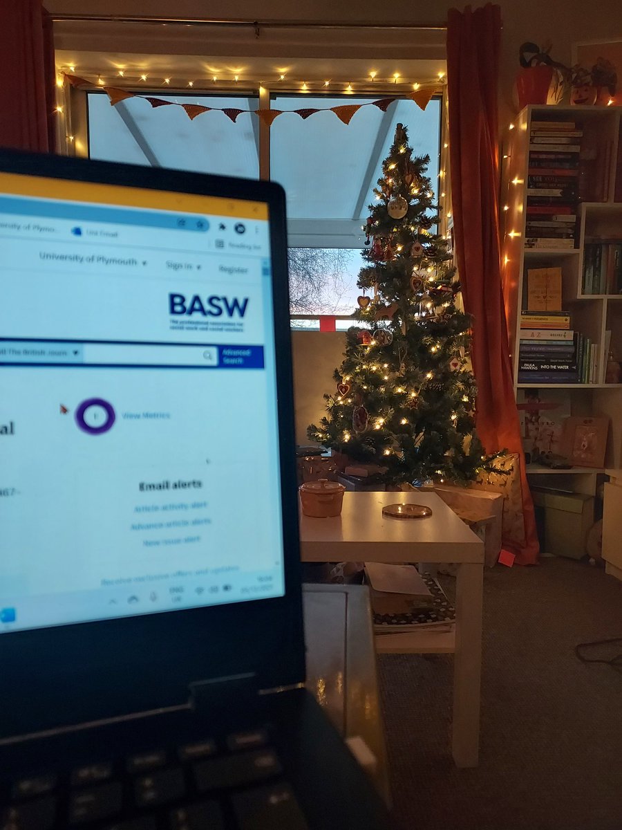 Christmas has started, I guess it's time to stop procrastinating! 🎄📚 #socialworkstudent #plymuni #student