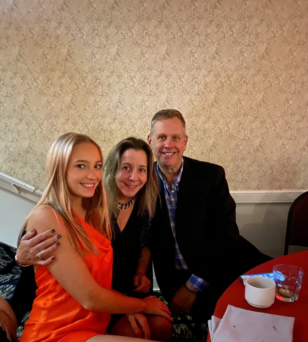MirandaRipley2's tweet photo. Parents came up for the weekend to celebrate Alpha Phi Red Dress fundraiser for Women's Heart Health❤️ https://t.co/PLCF2hxqMu