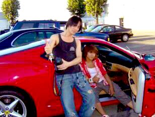 フェラーリ乗るならフェラーリより カッコイイ人でないとね。 田村正和