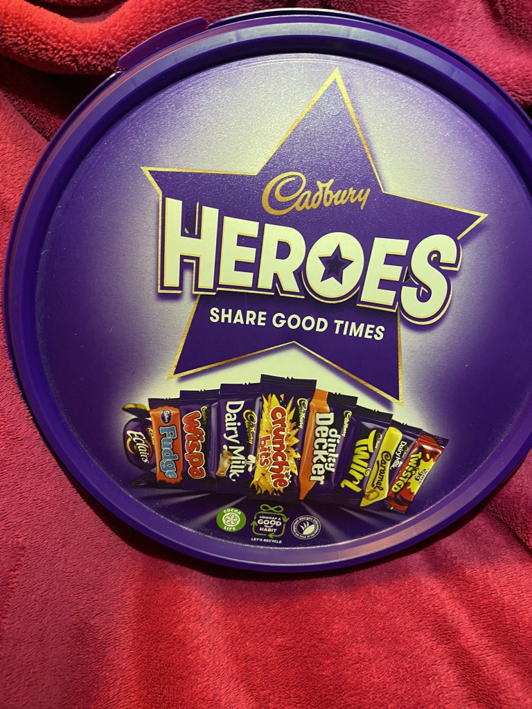 TheLighthouseCe's tweet photo. Todays reason to smileโฆโฆโฆbeing gifted these yummyโs just for being me #NotAllHeroesWearCapes #IHaveTheBestFriends #FeelingBlessed #Heroes #Caburys xxx https://t.co/Tb6wgUqoRl