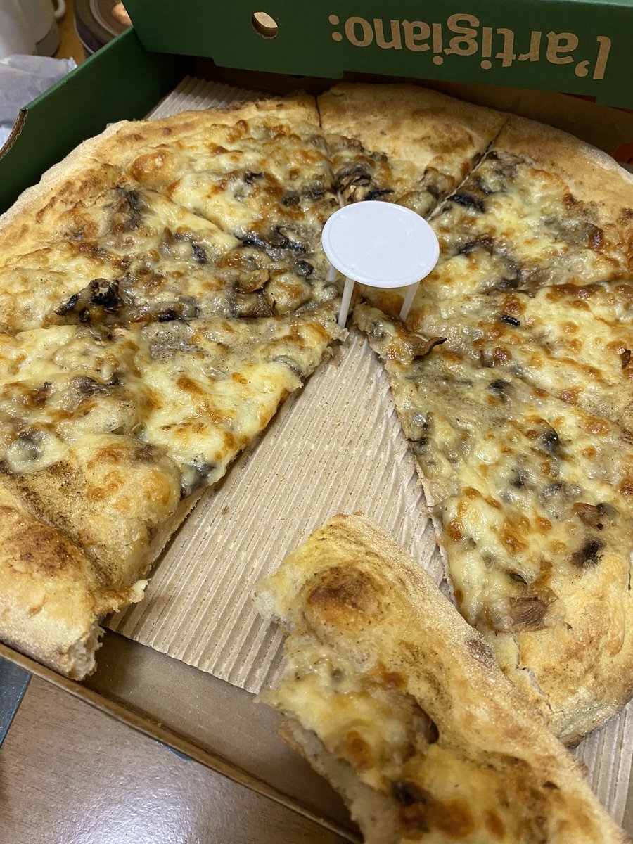 always_allan's tweet photo. thank you sa pizza jowa https://t.co/1qpx6kDcaK