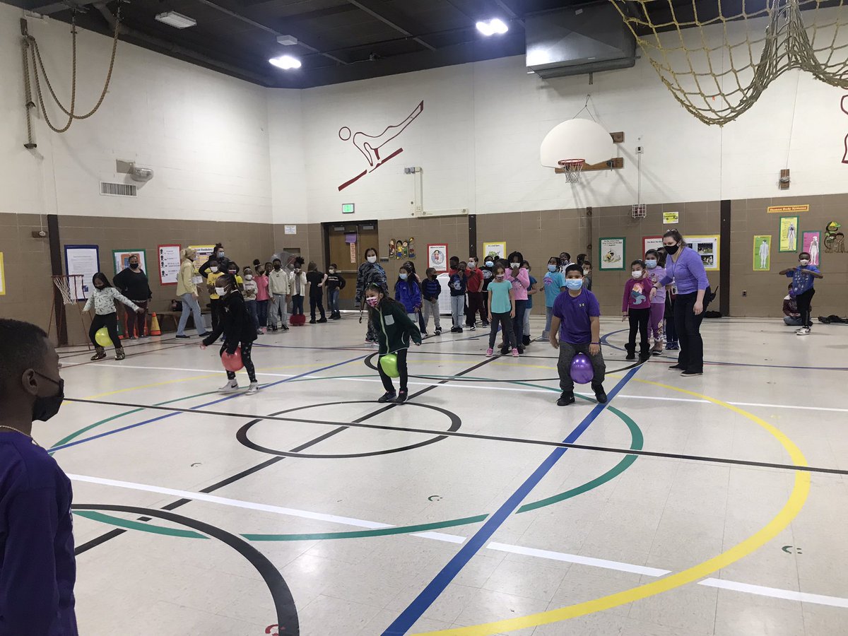 Here’s second grade having fun at our last OMES Family Reunion! It was great to see students demonstrating Humility and rooting for the other team even after they already won! <a href="/OMESConway/">Scott Conway</a> @Ms_Eig <a href="/MrsLorenzgr2/">Mrs. Lorenz</a> <a href="/OMESConway/">Scott Conway</a> <a href="/MillsThird/">Rachel Mills</a>