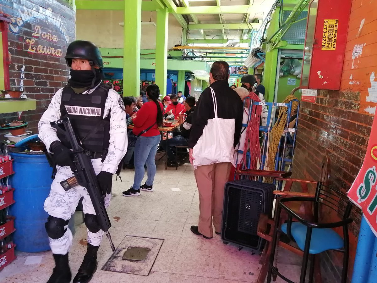 Alma1Vera's tweet photo. #EscudoVC
Implementamos dispositivo de seguridad, en coordinación con la Policía Auxiliar y Policía de Proximidad, manteniendo presencia y disuasión en las inmediaciones del #MercadoMerced.
¿Tienes una emergencia? Llámanos o envía mensaje al ☎️ 5555526810.
#VCSegura
#C4 https://t.co/54mgPobFPL