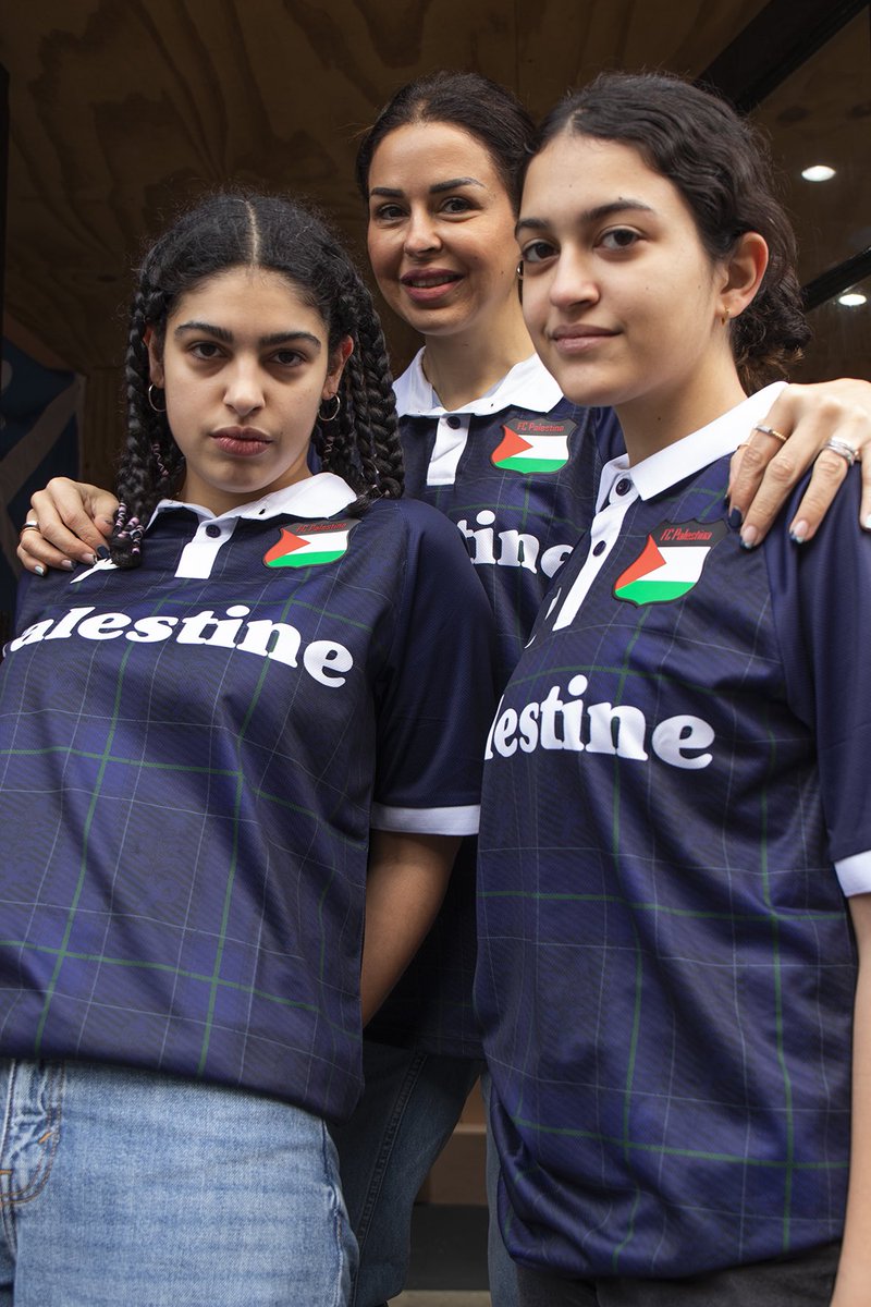 fc_palestina's tweet image. Now available on our website, the @fc_palestina X  @pieute collab shirt 🇵🇸🏴󠁧󠁢󠁳󠁣󠁴󠁿  

Modelled by @Yarapractice 
Designed by @thekitfactor 
📸 mag.kafka
