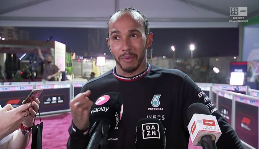 f1aholic's tweet photo. Hamilton: “Max was trying to let me pass before the DRS zone and then use the DRS himself, but I'm not stupid.” #F1 #SaudiArabianGP #Jeddah #LewisHamilton #MaxVerstappen https://t.co/lXUGeytQ7c