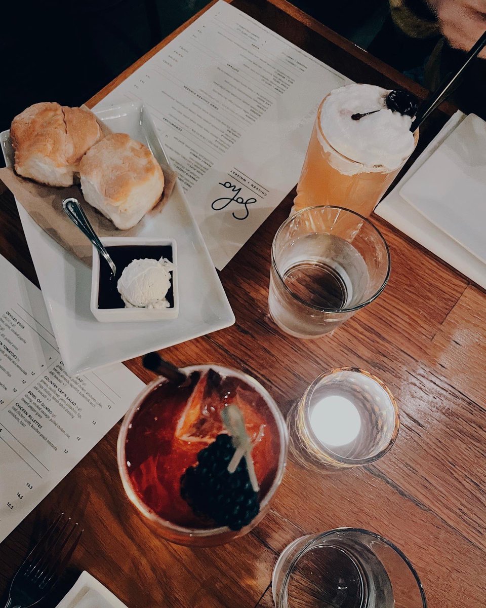 morganjperez's tweet image. Our most festive #FriendmasinCLE to date! @KateConley 

Christmas in CLE does not disappoint. 🎄✨
@DowntownCLE @CLEPublicSquare @JACKCleCasino @SOHOcleveland