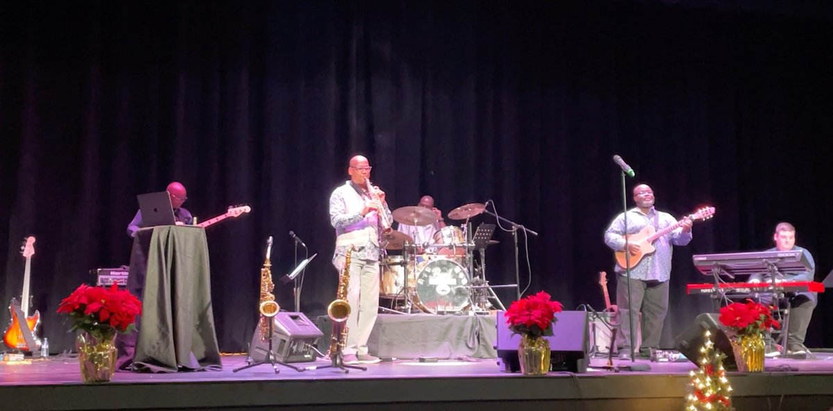 copaceticsound1's tweet photo. Had such a blast last night opening for Paula Atherton. Incredible musicians, great audience, amazing support made for a special time. Thank you to everyone that came out! We Love You!!!
#copaceticsound, #copacetic, #sax #keys #guitar #SmoothJazz #paulaatherton #thankyou https://t.co/nZHjva5Luw