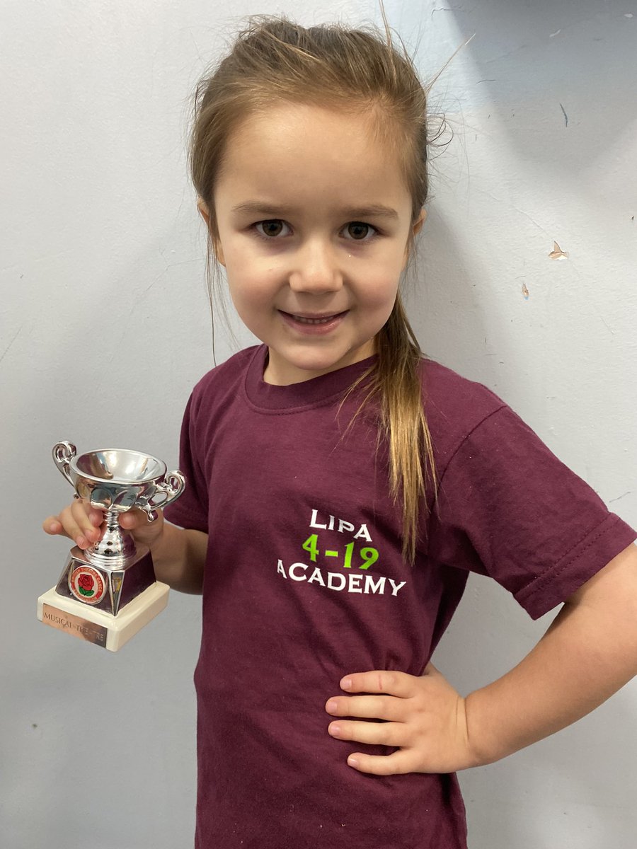 SamDunning9's tweet photo. Thank you @lipa_419 Isla was so pleased with herself. #firstexam #firsttrophy https://t.co/wDl7uJX1Ck