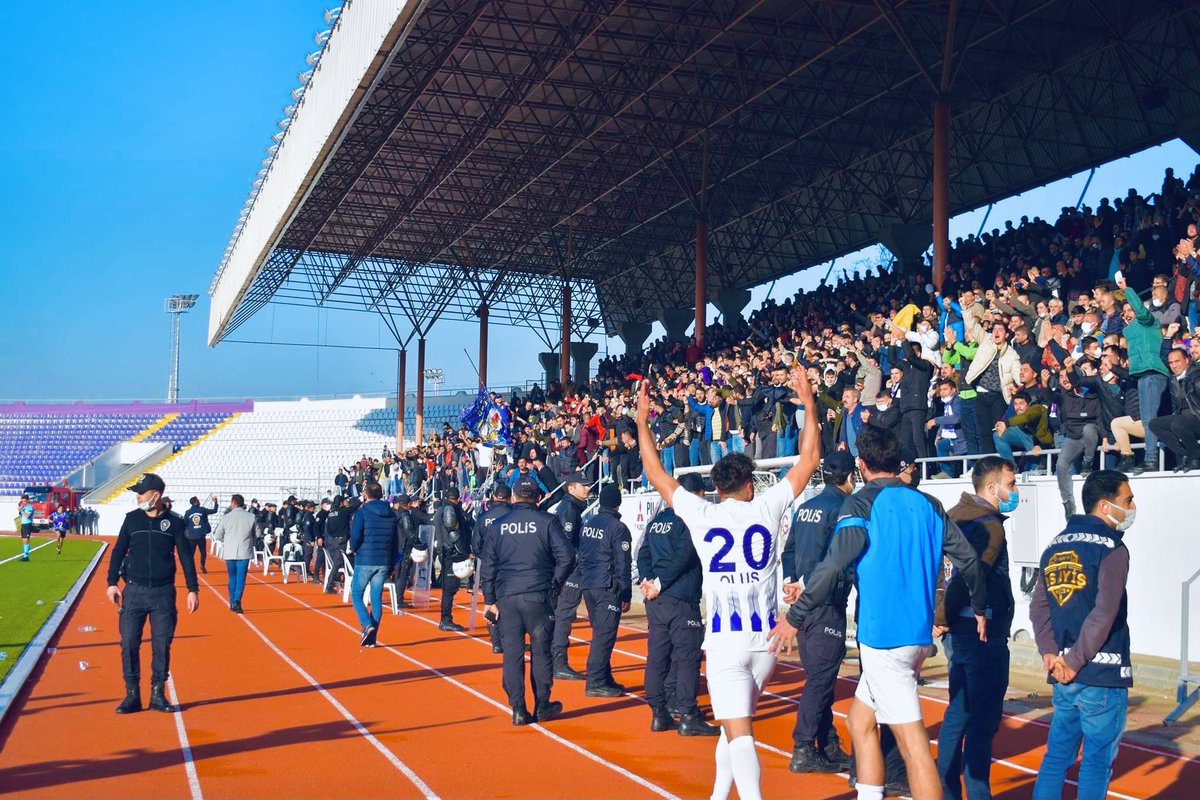 olussensooz's tweet photo. Tarif edilemez galibiyet 💜🤍 Teşekkürler 👏🏻@Eskicarsi @Gebzespor1955 https://t.co/pDvHwwyl1b