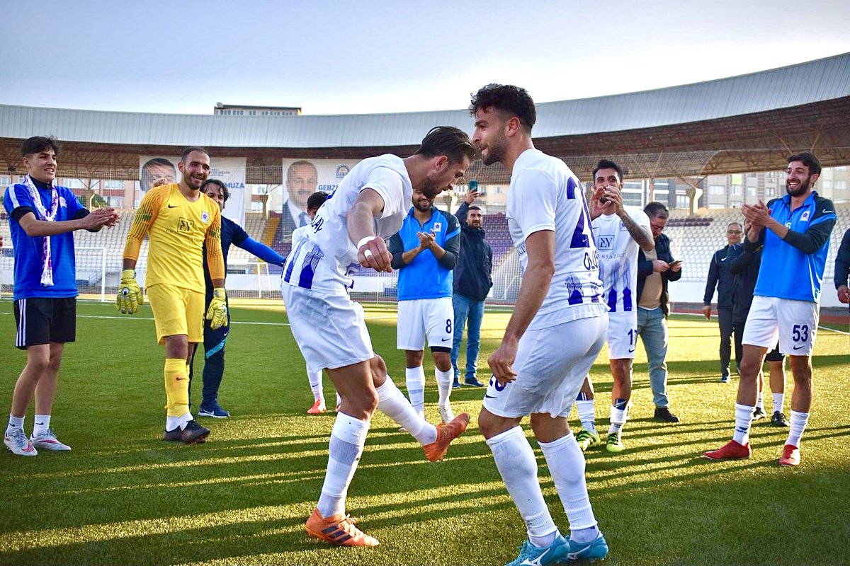 olussensooz's tweet photo. Tarif edilemez galibiyet 💜🤍 Teşekkürler 👏🏻@Eskicarsi @Gebzespor1955 https://t.co/pDvHwwyl1b