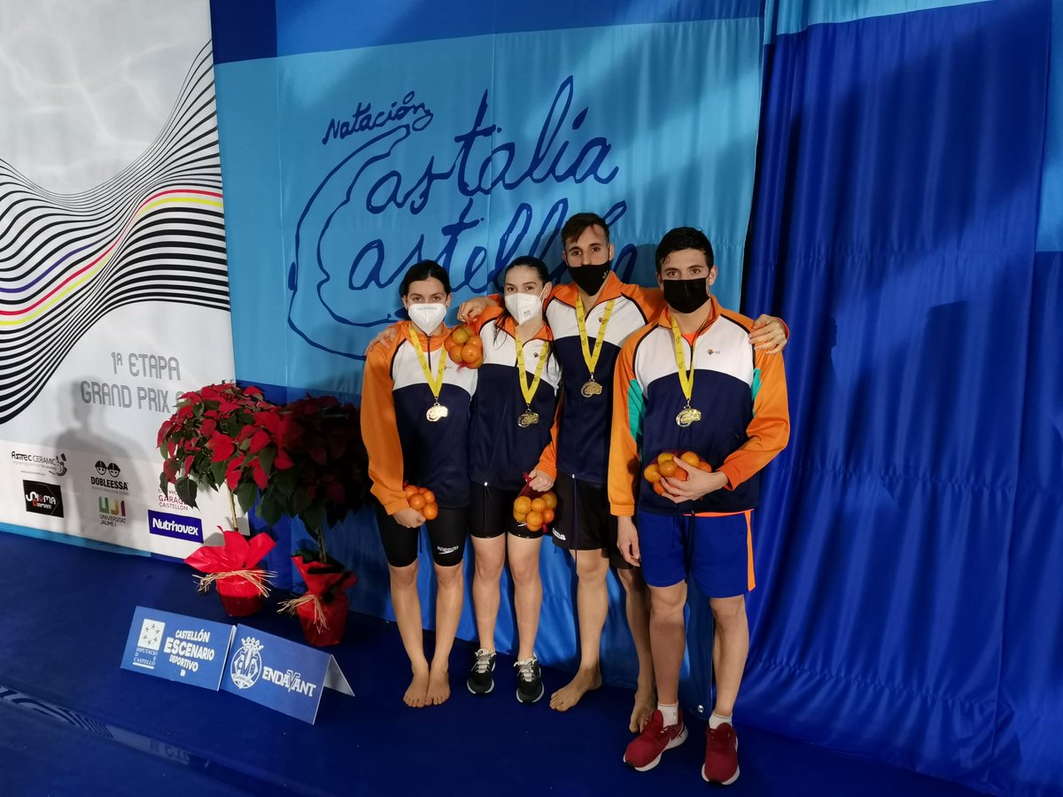 GSDcdeportivo's tweet photo. Finalizamos el Torneo Castalia Castellón con el podium del relevo 4x100 estilos mixto. Se han colgado el oro, Javier Arauz, Marcos Rivas, Irene Berbel y Laura Lopez 
Felicidades a todos nuestros nadadores de @GSDcdeportivo  y entrenadores. https://t.co/CyRgLK0Epx