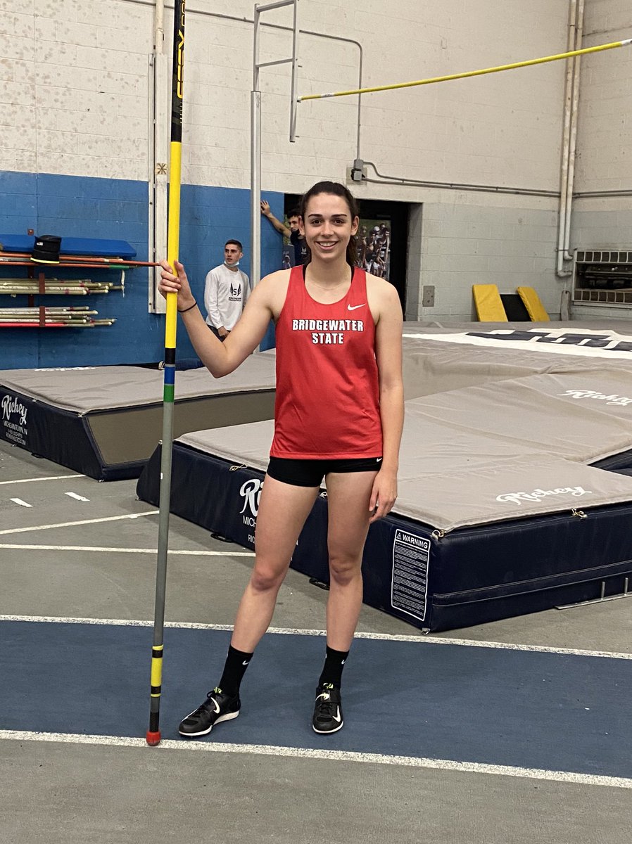 BSU_XC_TF's tweet photo. π¨ SCHOOL RECORD ALERT π¨
In her first meet in almost 2 years, Camille Hanna clears 2.60m to break her own record in the pole vault #BearsTF https://t.co/EGMfW4j6JU
