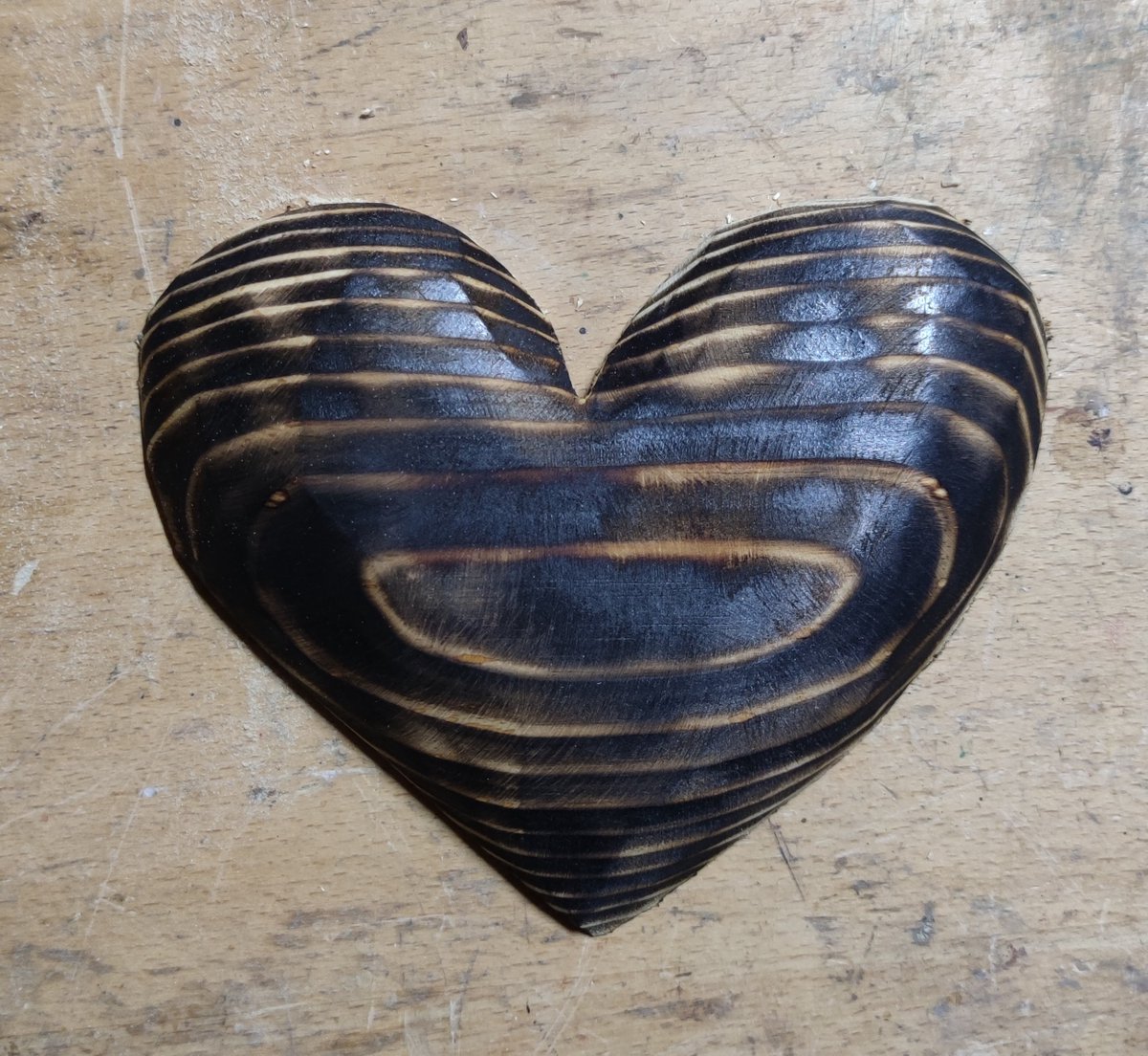 Tosho_nft's tweet photo. This is my fourth entry to Heartbot contest. I wanted to create something truly original. That's why I made all wood Heartbot! It's made solely from natural wood + rope. 🎨🪵🪵

@SolarbotsIO
#heartbotcontest https://t.co/jTBewuiMrc