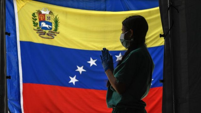 conlupanet's tweet photo. Tras el descubrimiento de la nueva variante de la COVID-19, ómicron, detectada inicialmente en Sudáfrica, el médico y diputado ante la legítima Asamblea Nacional, José Trujillo, hizo un llamado a la población venezolana a extremar las medidas  ##Venezuel

https://t.co/RSmuwjaOg0 https://t.co/PxKphEcFft