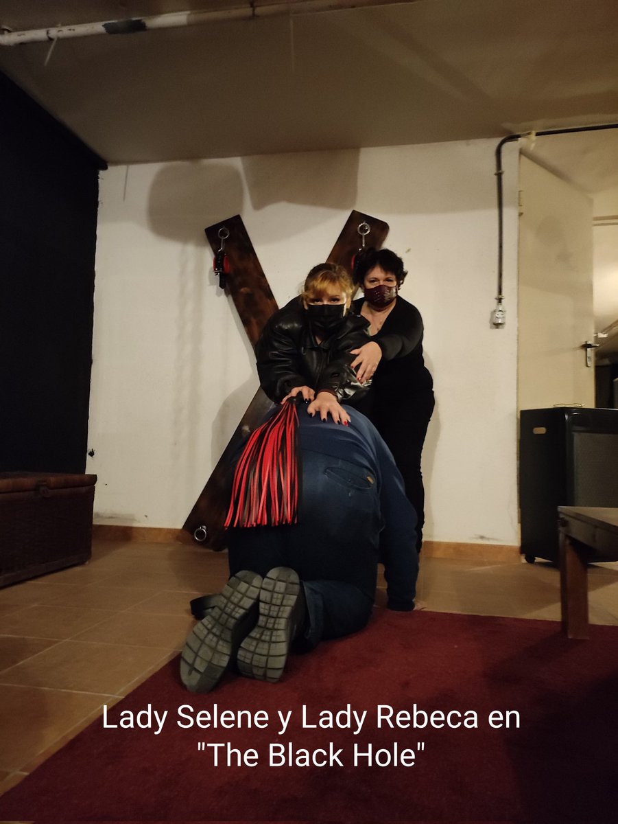 RebecaLady's tweet photo. RT
En "The Black Hole" en Tarragona.
Estás atentos a próximos anuncios y eventos!!
In "The Black Hole" in Tarragona, Spain. Ready for new announcements soon.
@domina_mia #femdomTarragona #threemistresses #bdsmslavetraining #bdsmprodommes #bdsmsesiones #FemDomSpain https://t.co/r94JjiDw5O