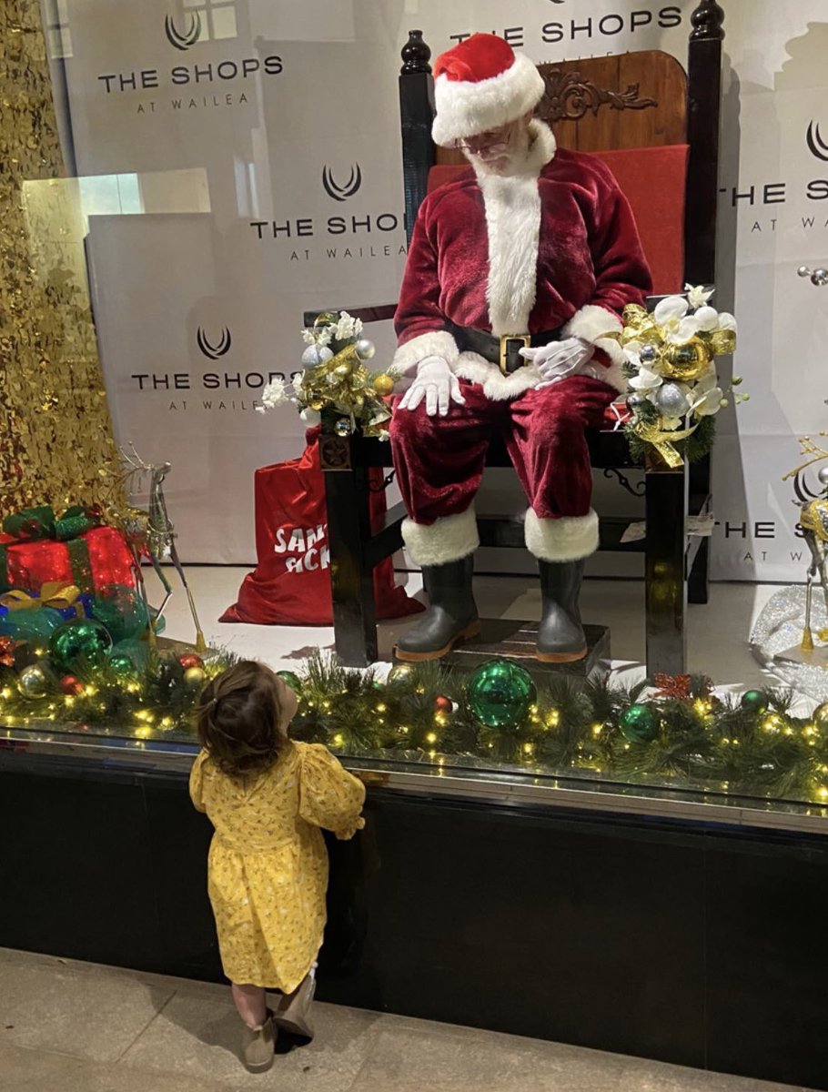 Christmas through a child’s eyes
#WhatMakesYouHappy 🎅 🎄 ✨
#SantaClaus #Christmas 
 #HOHOHO #GreatNiece 🥰